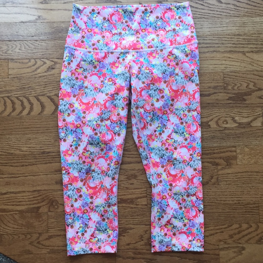 Lululemon winder under roll down, floral, sz 10